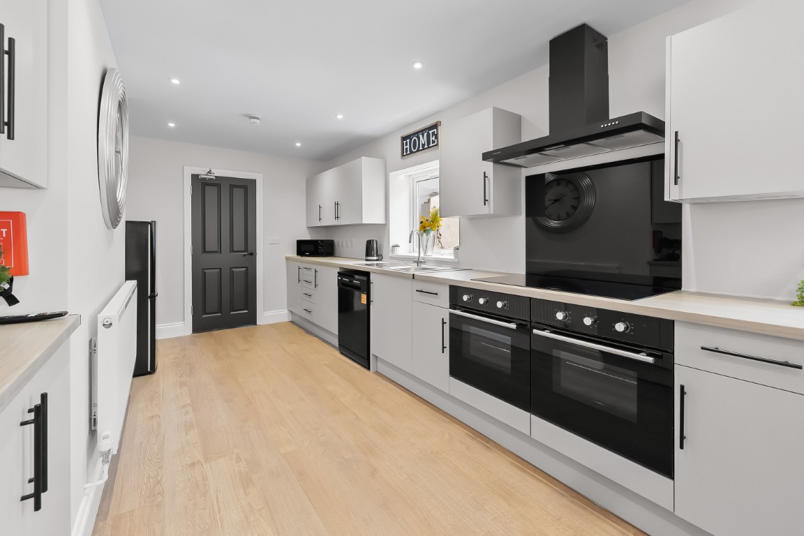 142 North Road East Plymouth (20)